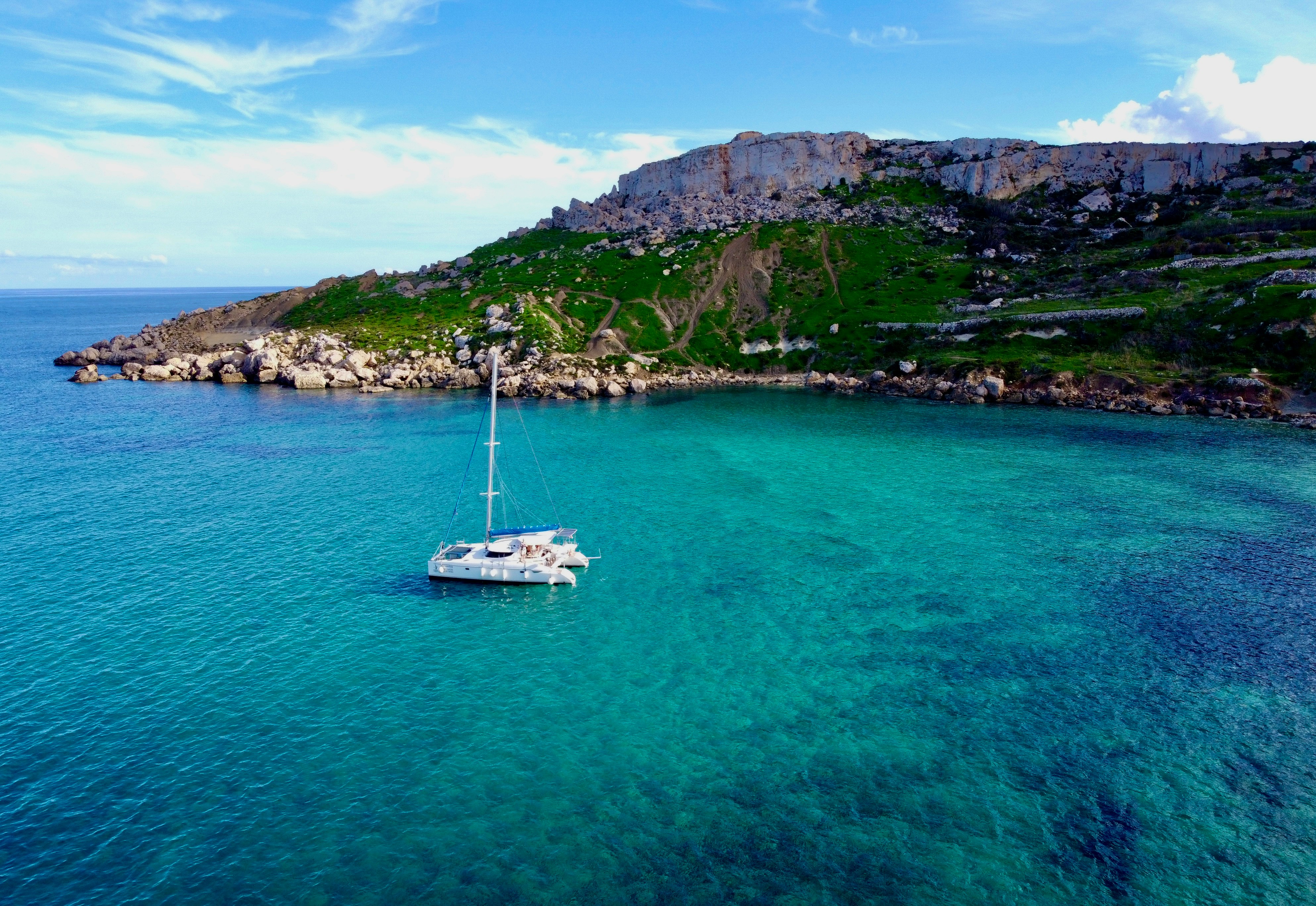 Sailing catamaran